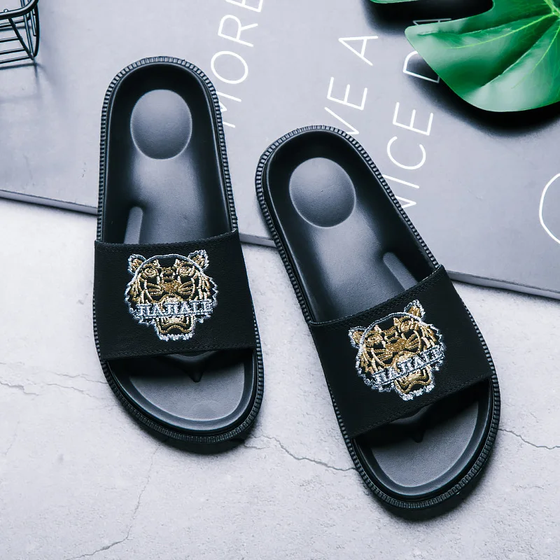 

Men Summer Slippers Embroidery Slides Outdoor Beach Slides Thick Bottom Flat Heel Slides Couple Slides Lover Slippers Brand