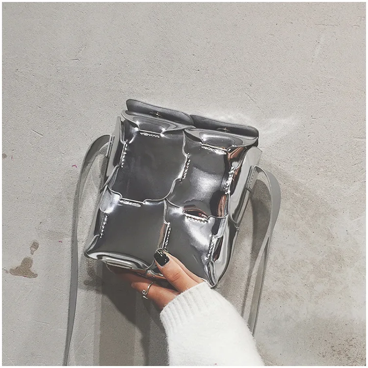

2018 New Brand original design of the personality collision tide mini lacquer skin mother bag single shoulder oblique bag