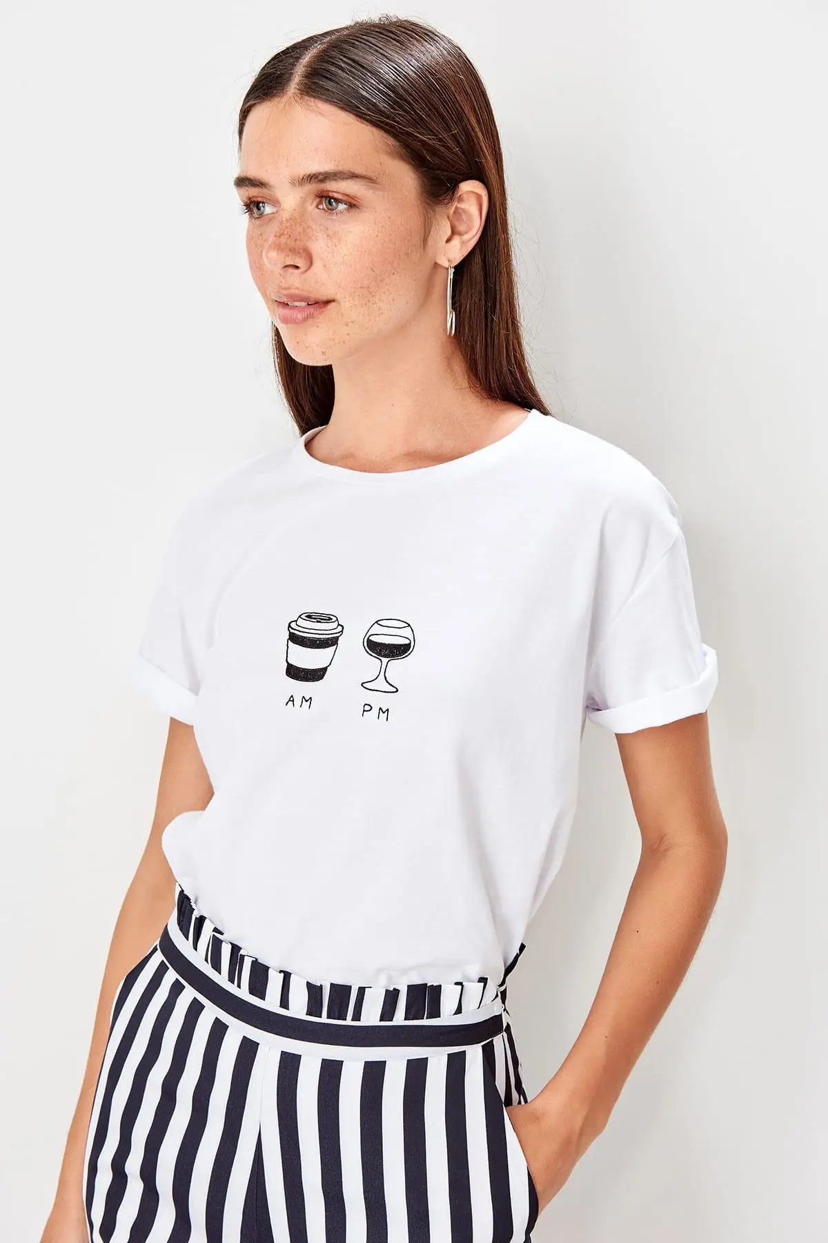 

Trendyol White Printed Basic Knitted T-Shirts TWOSS19TS0021