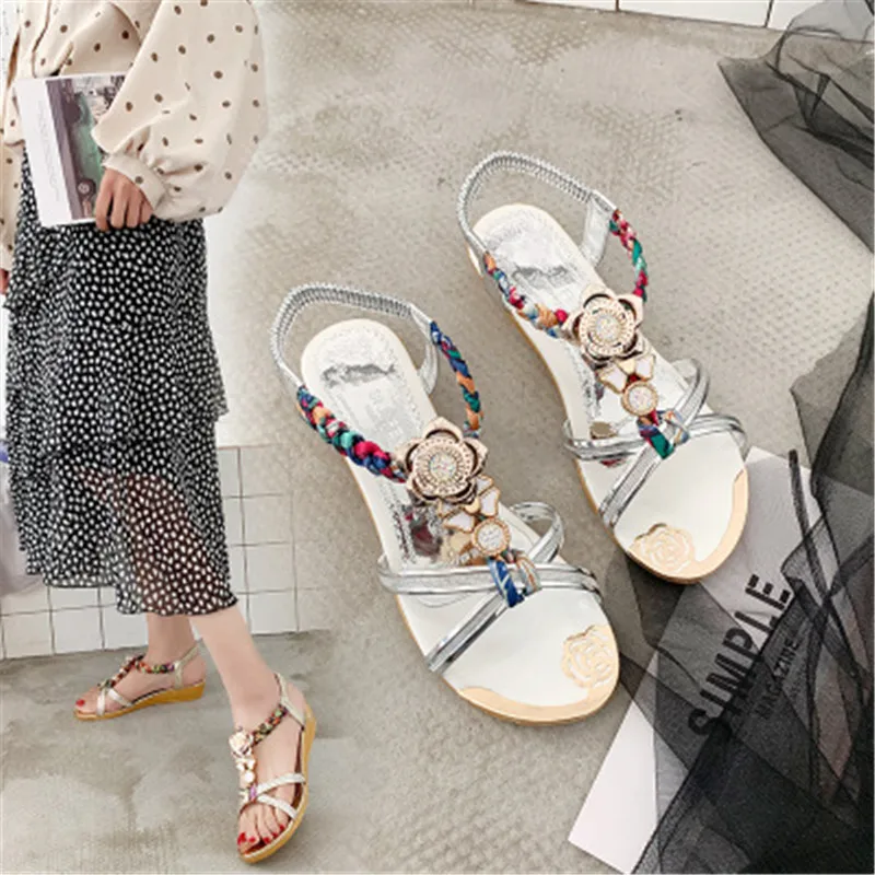 

2019 Women Summer Fashion New Flat Sandals String Bead Patchwork Sandals Comfort Silver Female Shoes