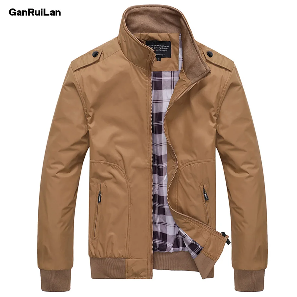 Goede 2018 Mode Lente mannen Jassen Solid Jassen Mannelijke Toevallige Stand Kraag Jas Outerdoor Overjas M XXXXL JK18030