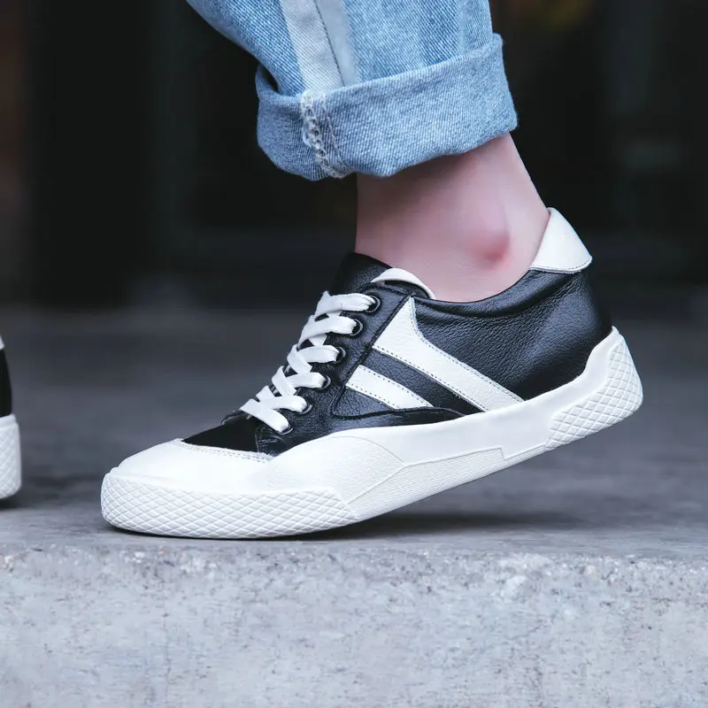 womens trendy white sneakers