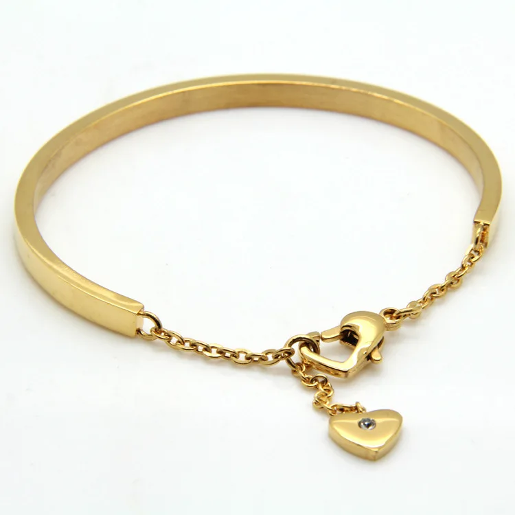 

Fashion love opening four-color titanium steel bracelet Korean version of anti-allergy exquisite jewelry women's heart bracelet