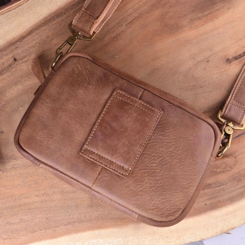 AETOO Men's casual shoulder bag, horizontal fashion leather crossbody bag, youth large capacity head layer Cowhide man bag