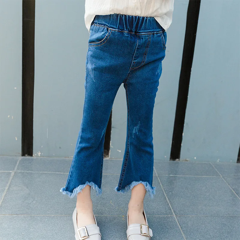 Весенние джинсы для девочек; Детские дизайнерские рваные джинсы комбинезоны с кисточками для маленьких девочек детская одежда хлопковые брюки-клеш для девочек
