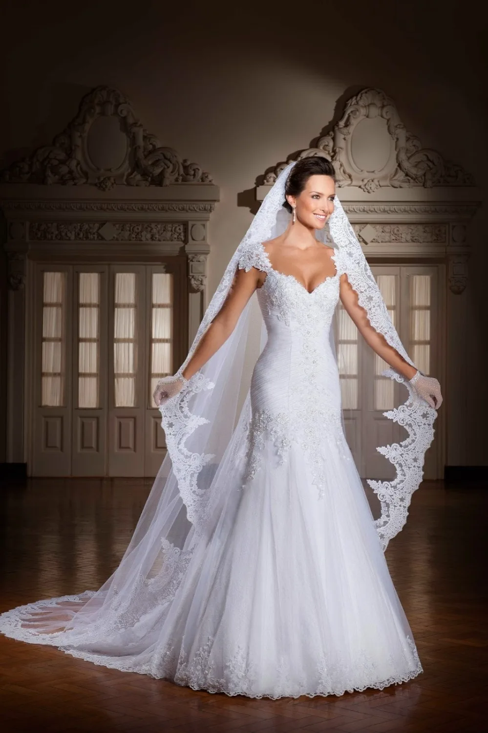 2014 Nova Juliet Neckline Appliqued Beaded Mermaid Wedding Dresses