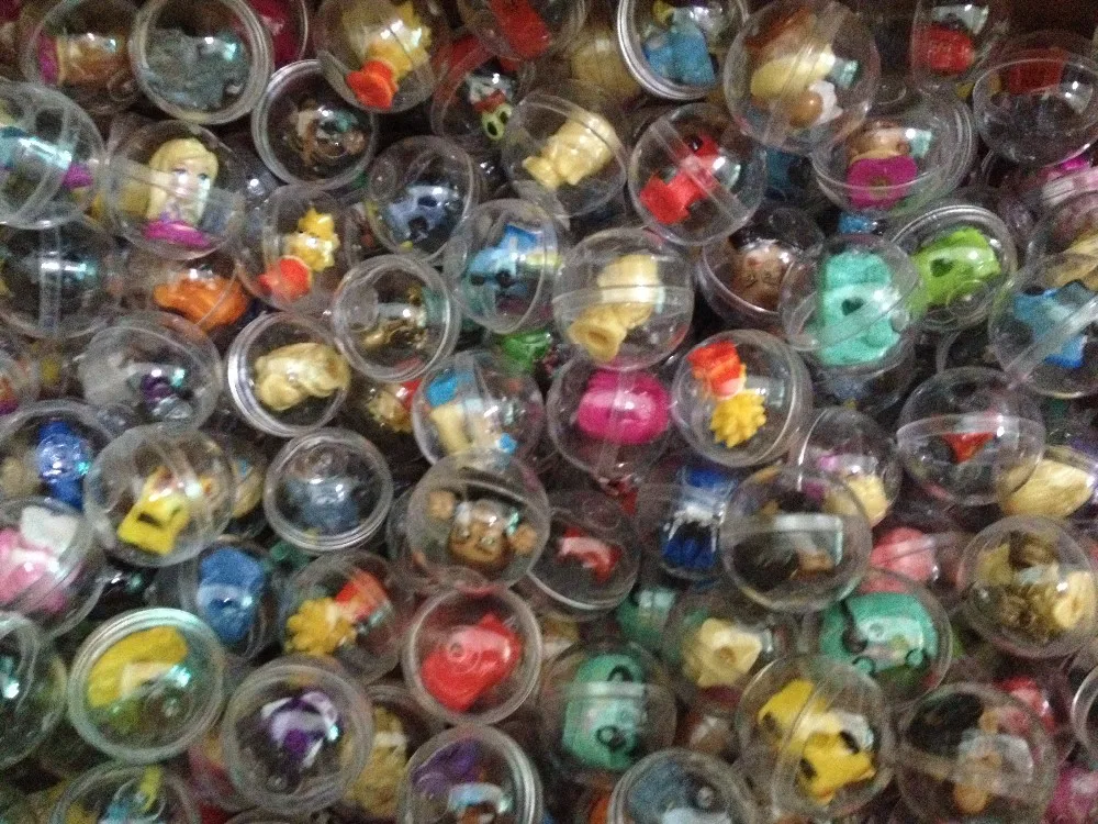 

200pcs Good Quality 28mm Chinese Version Squinkies Capsule balls with soft rubber cartoon figure car Mini Capsule Toy For Kids