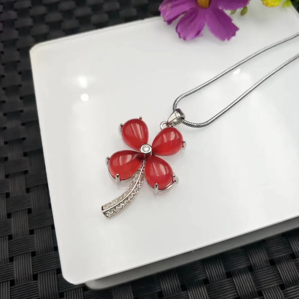 

Certificate Womens Fashion Jewelry Lucky Four Leaf Clover Green/red Wedding Necklaces Mothers Birthday Promotion Gifts box