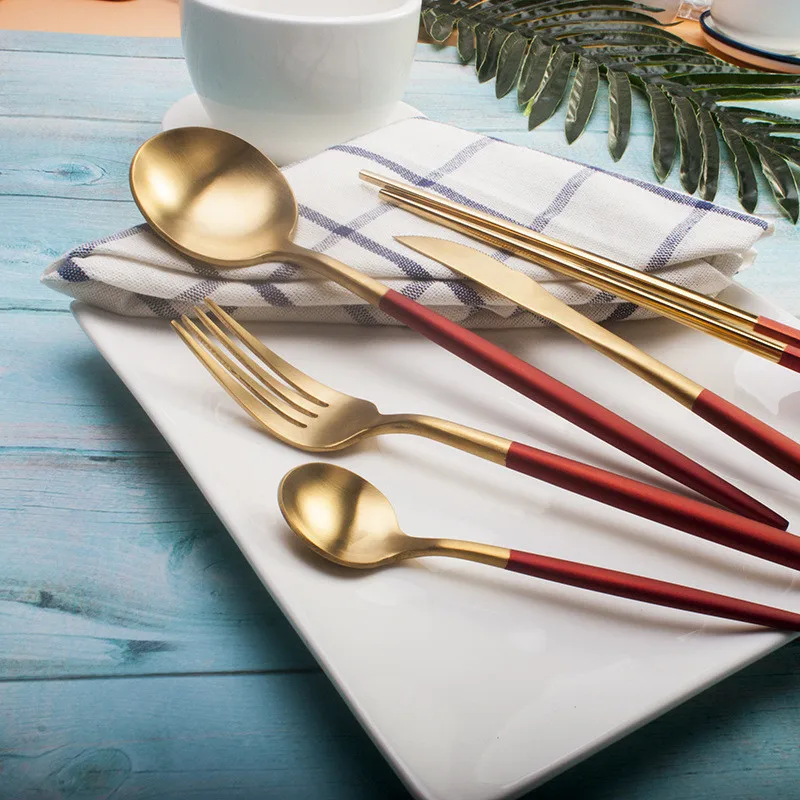 

24pcs/set First Grade Red Stainless Steel Cutlery Set Plated Gold Flatware Set Dinner Knife Fork Spoon Set Dinnerware Tableware