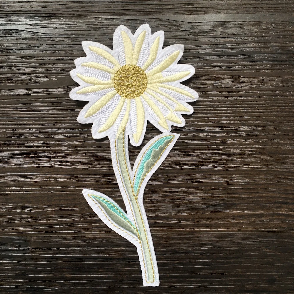 1Piece New Flowers Embroidered Patches for Clothes Iron on Flower Patch Applique for DIY Fashion