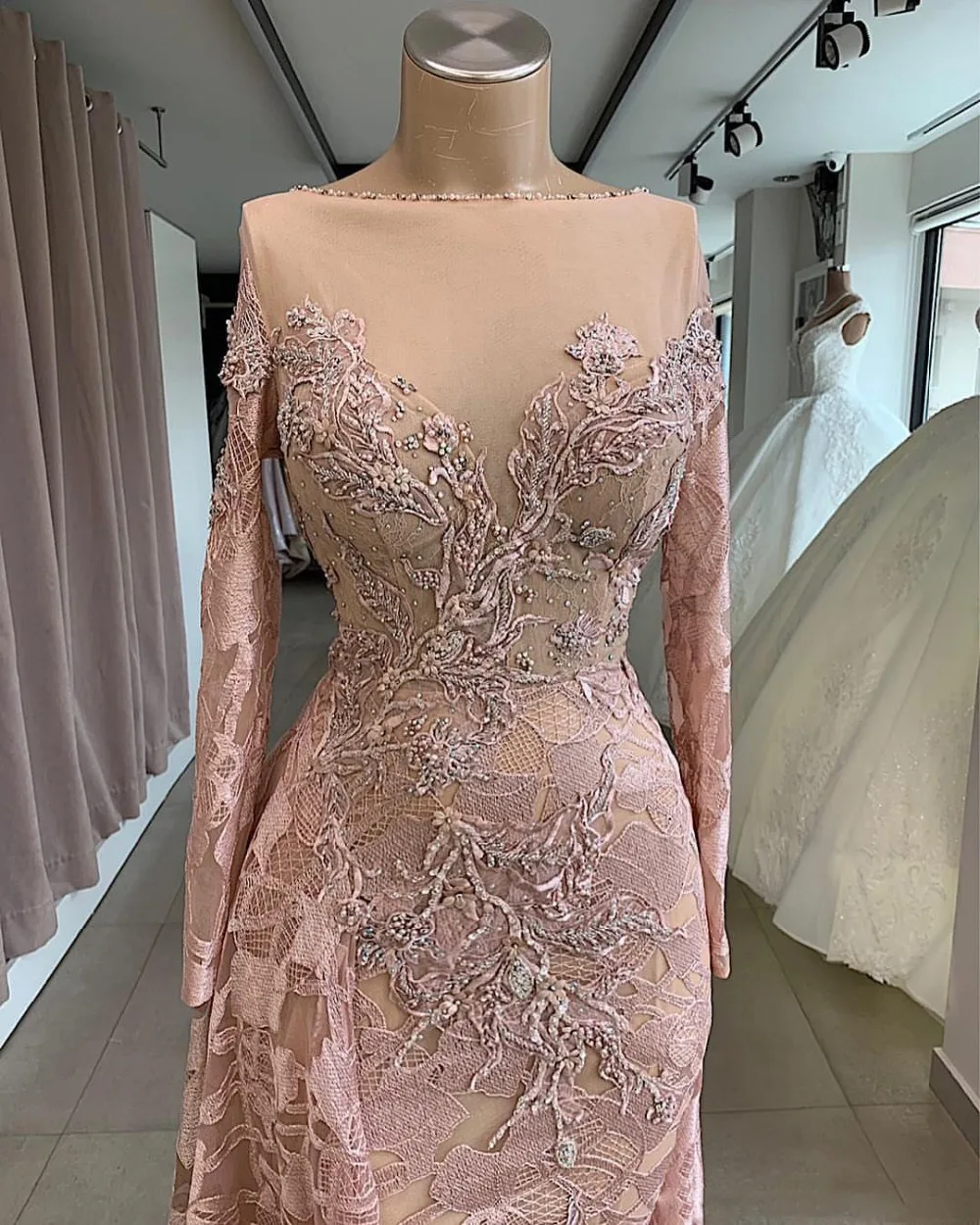 luxurious-sexy-african-dubai-evening-dresses-sheer-neck-lace-beaded-prom-dresses-mermid-vintage-formal-party-bridsmaid-graduation-dresses