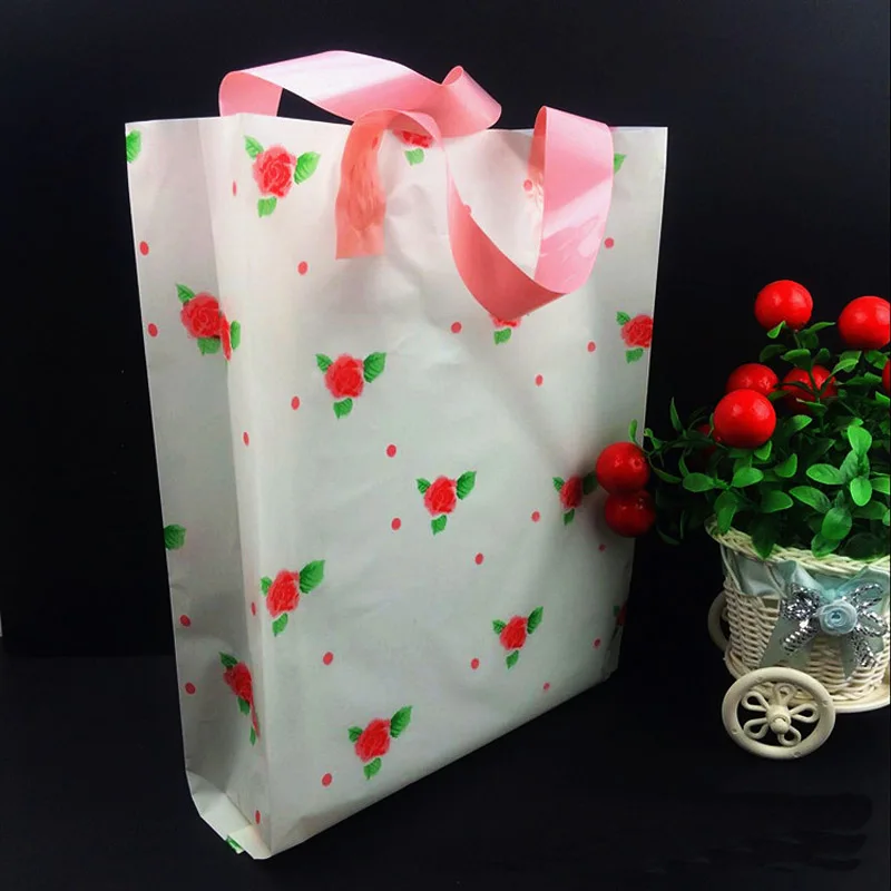 

25x35x8cm 25 PCS White Red Rose Thick Lace Handle Clothes Plastic Bags And Gift Bags Z400