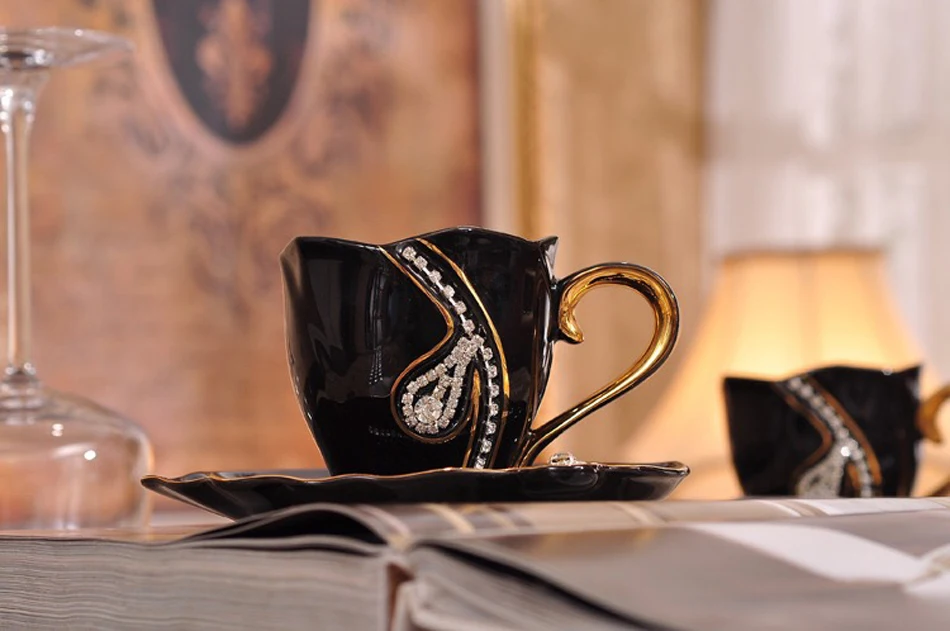 Скандинавская Роскошная Алмазная керамическая кофейная чашка с блюдцем, кристаллы, ожерелье, чашка для молока, ложка, чашка для чая, 200 мл, посуда для напитков, подарок для влюбленных