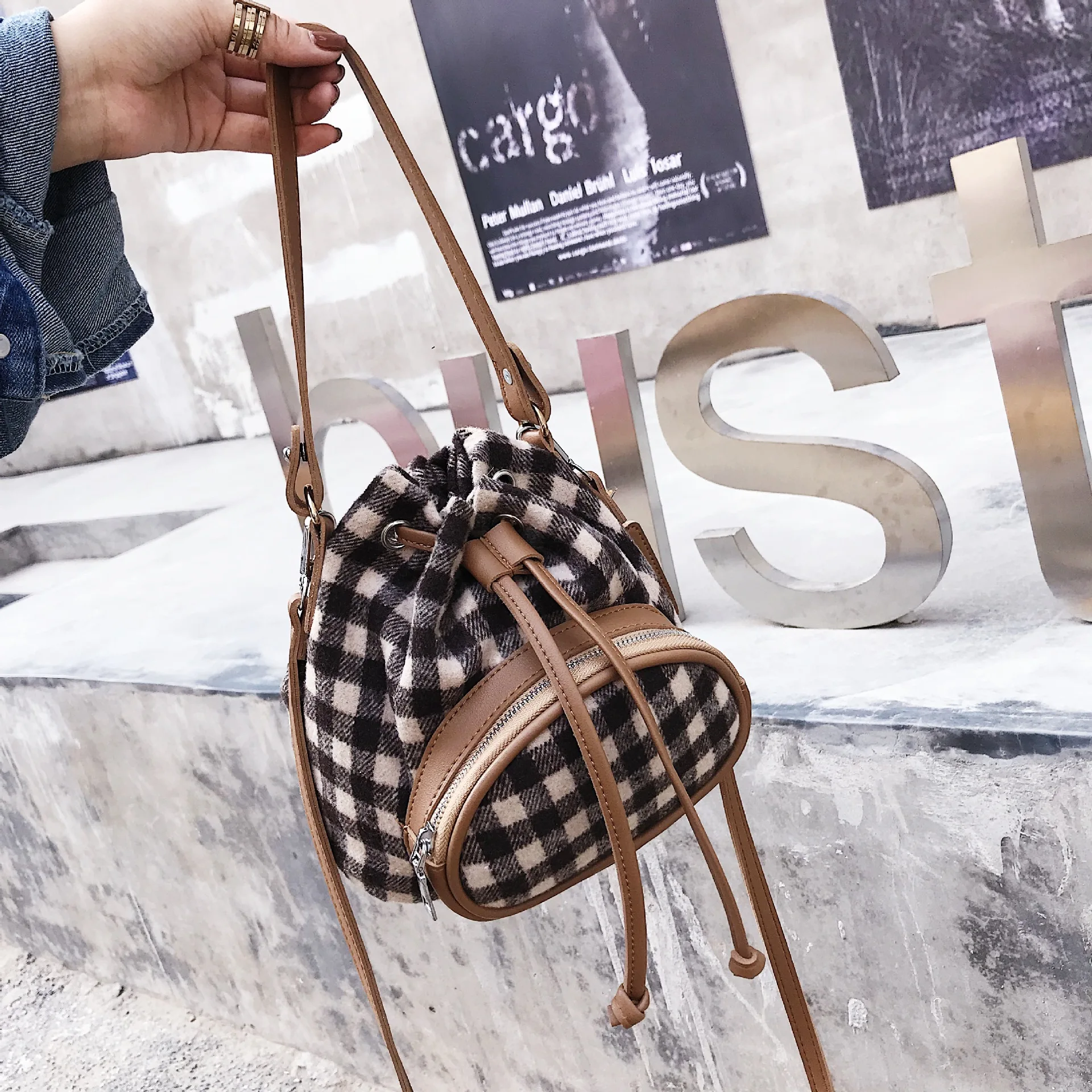 

2018 New Women Canvas Bucket Bags Fashion Female Patchwork Leather Shoulder Bags High Quality Plaid Chain Crossbody Bag