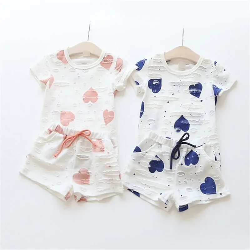 

2018 New Summer Clothes Sets Personality Love Heart Printed The Hole Tees Girls Short-Sleeved T-shirt + Shorts For 3-10T