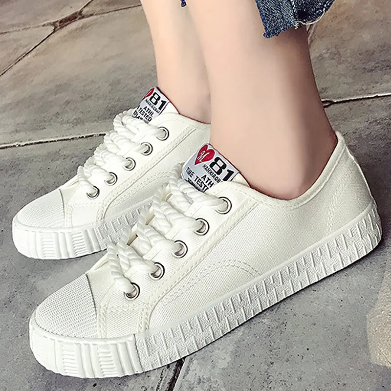 

Large Size 42/43/44 Couples Sneakers Women Vulcanized Shoes Solid White Sneakers Canvas Shoes Spring 2019 New Airrval
