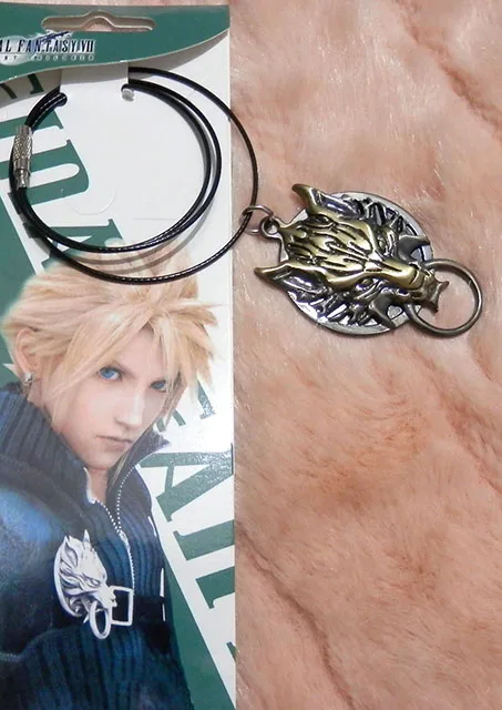 

Japanese Anime Final Fantasy VII 7 Cloudy Cerebus Wolf Head Key chain Metal Keyring doll accessories toy model Periphery