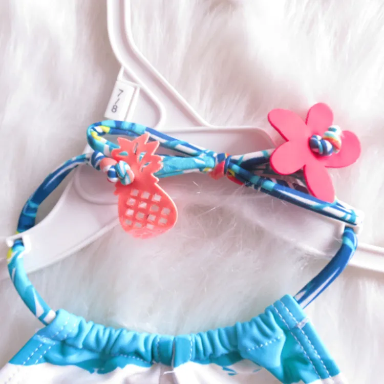 girls swimsuit