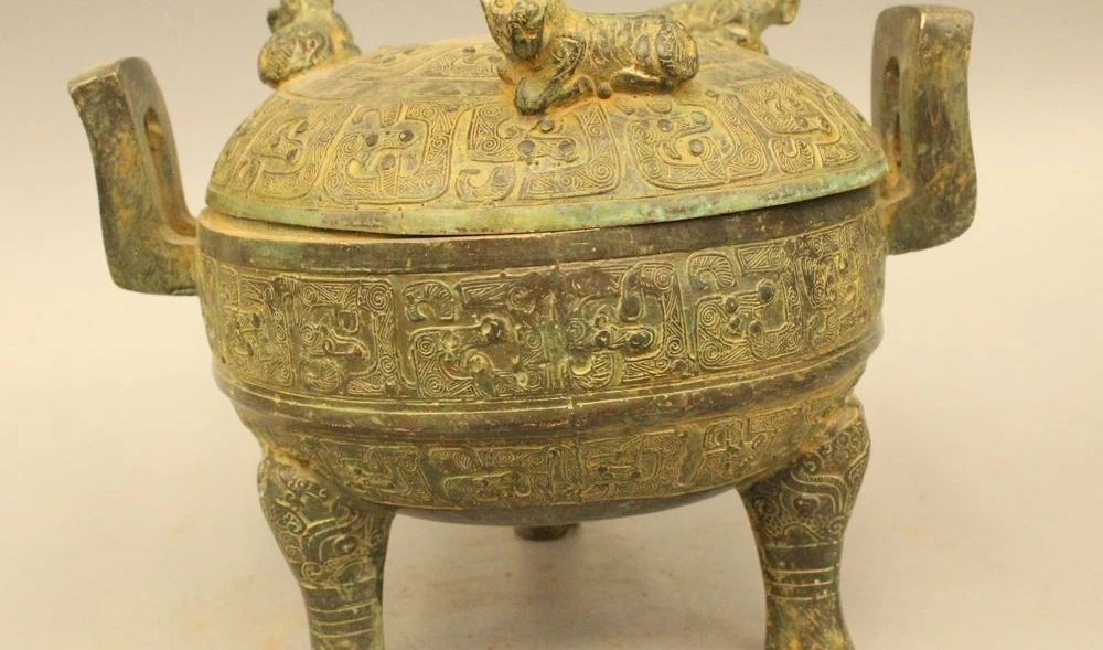 

7" Ancient Chinese Dynasty Palace Bronze Beast Ding Incense Burner Censer