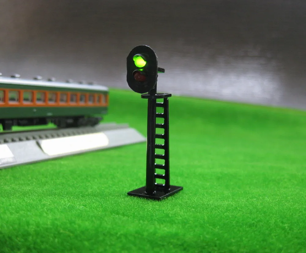 JTD05 Model Railway 2 Light Block Signal Green/Red N Scale 4cm 12V Led