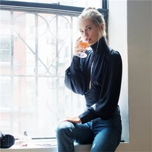 Новое поступление, Женская водолазка, длинный рукав-фонарик, футболка, открытая спина, укороченные женские топы, повседневная Однотонная футболка, летняя