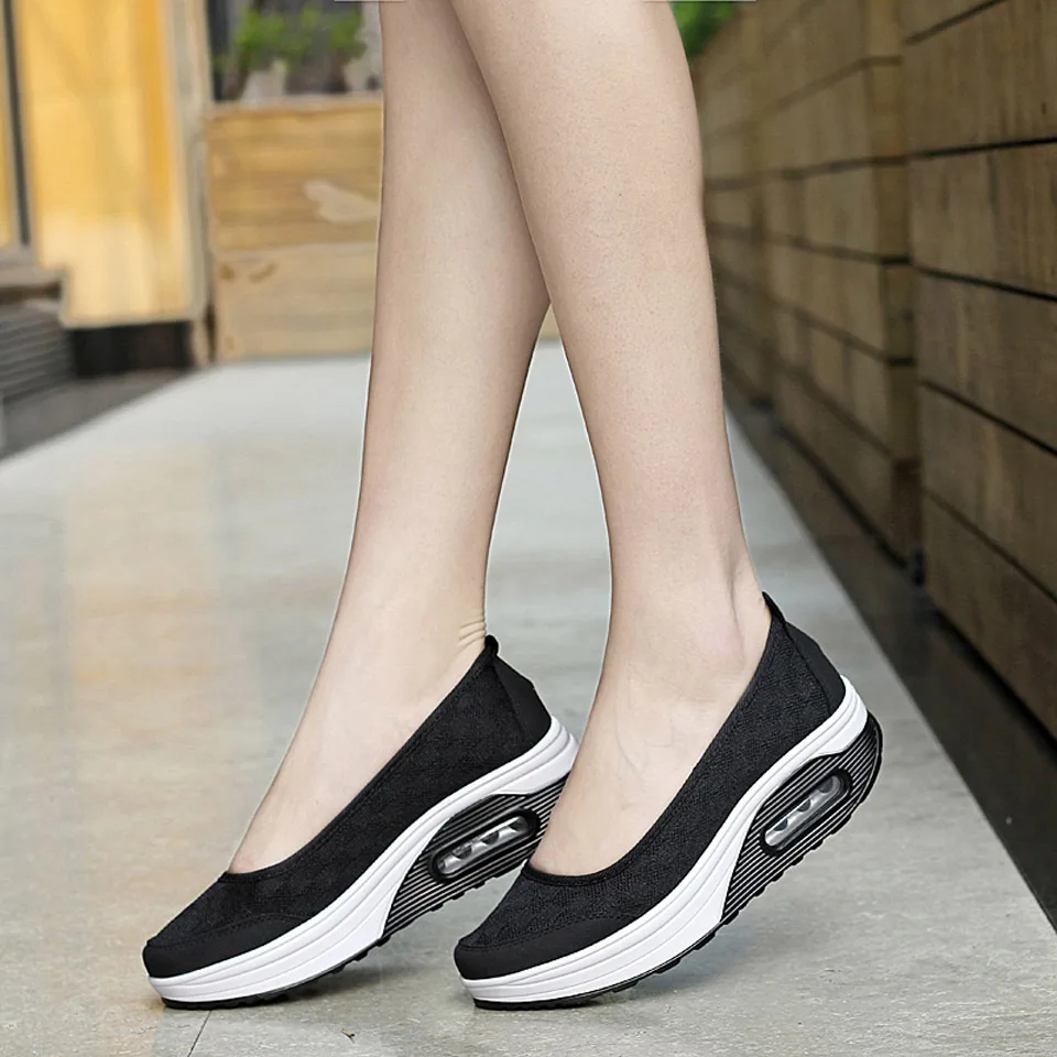 EOFK/Летняя женская обувь на платформе женская повседневная обувь на плоской подошве с плиссированным каблуком Женская Удобная обувь черного цвета из сетчатого материала без застежки на плоской подошве dames schoenen