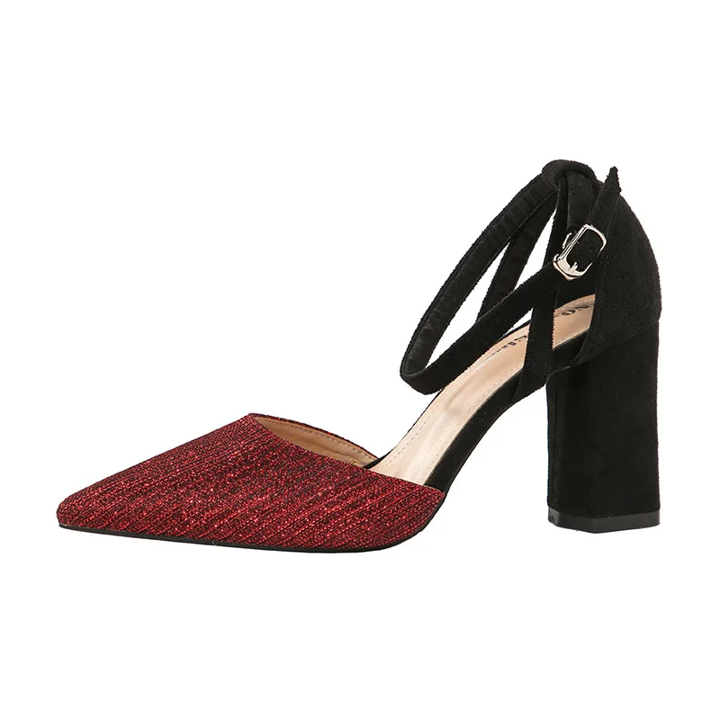 Разноцветная женская обувь с острым носком; сезон лето; коллекция года; босоножки на квадратном каблуке с пряжкой на лодыжке; женские офисные вечерние туфли на высоком каблуке - Цвет: Красный