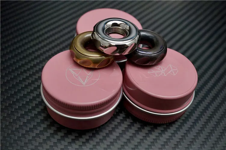 

Extremely Simple Pair Lock Original Donuts Fidget Spinner Fingertip Gyro Hollow EDC Anti Stress Feel Comfort Funny Toy