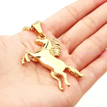 Refineness Chapado En Oro Tono Fino Caballo Encanto Unisex Para Hombre Colgante de Acero Inoxidable Collar de Cadena de Caja Libre de La Joyería 23.6″