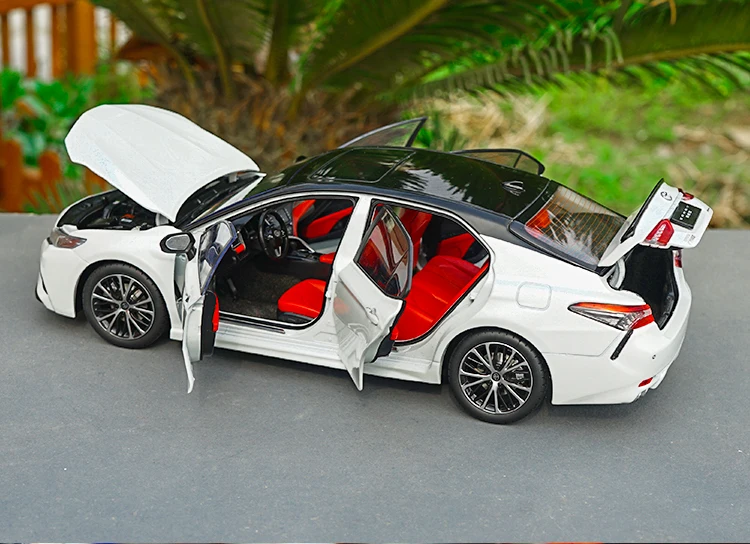 Изысканный 1:18 Toyota восьмого поколения Camry спортивная версия модели сплава автомобиля, коллекционная машинка Модель украшения