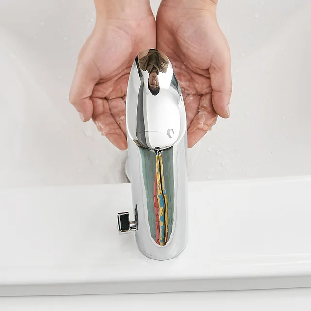 신선한 디자인과 높은 효율성을 자랑하는 수도꼭지 408901