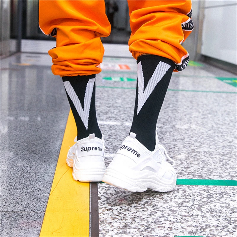 جديد أزياء الرجال الجوارب القطن الهيب هوب بارد مضحك الشارع لوح التزلج الجوارب شخصية عارضة الجوارب كبيرة V كبيرة X إلكتروني جورب