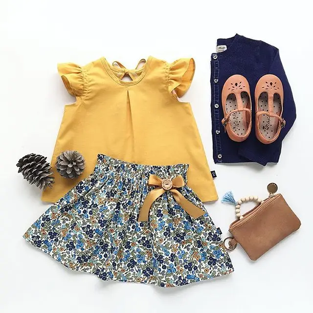 Toddler Girl Short Flying sleeve Shirt Top and Floral Skirt Clothes Set