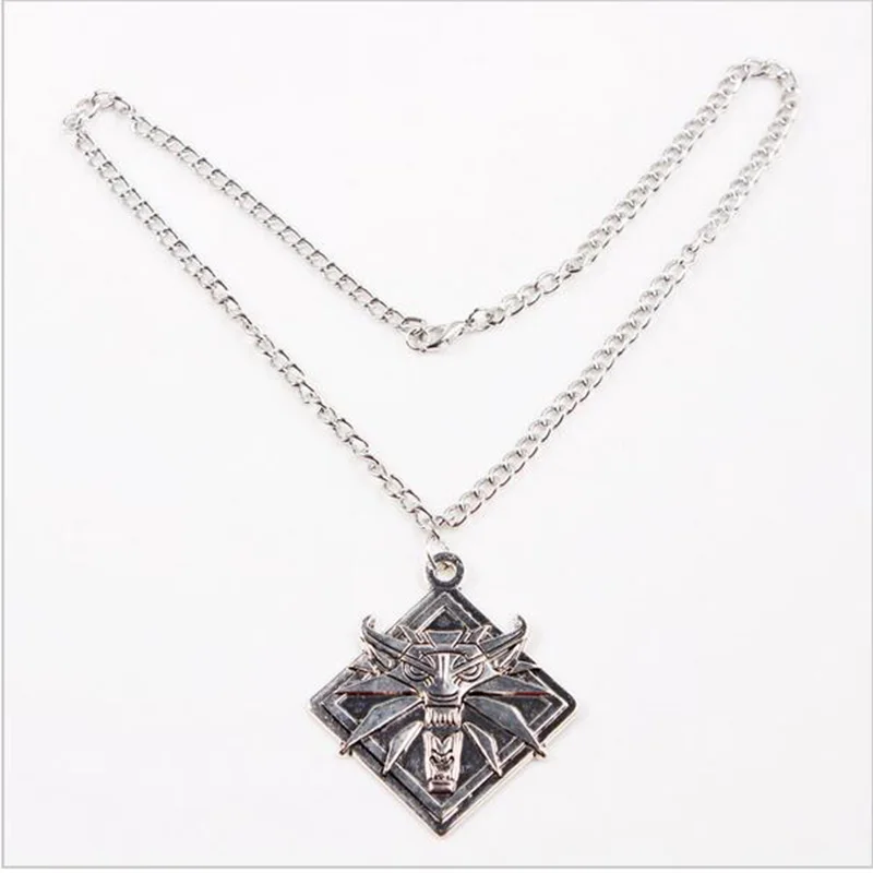 2018 Game Jewelry Witcher 3 Wild Wolf Head Necklace Men Collier Medallion Wizard Wolf Wild Hunt 3 Figure Game Valentine's Day
