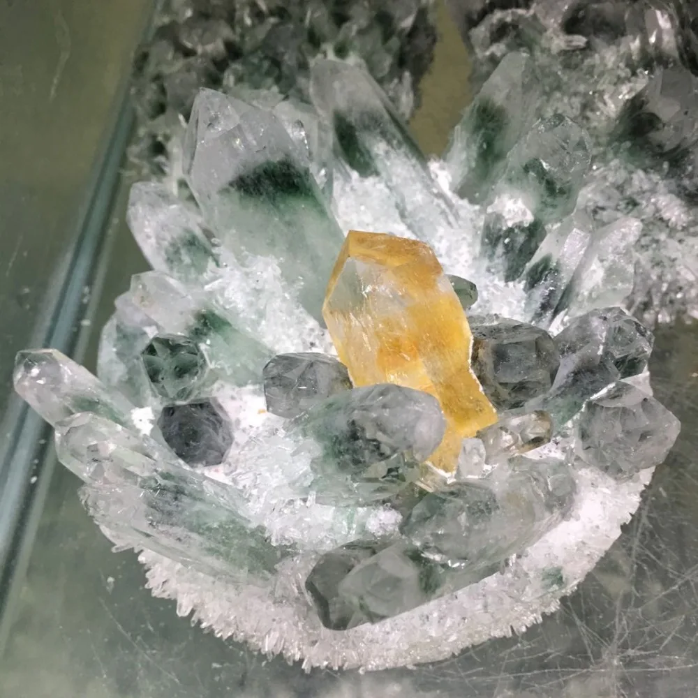 

BEST!! Rare New NATURAL Green Ghost Quartz Crystal Cluster Aura Quartz Crystal Titanium Bismuth Silicon Specimen mineral