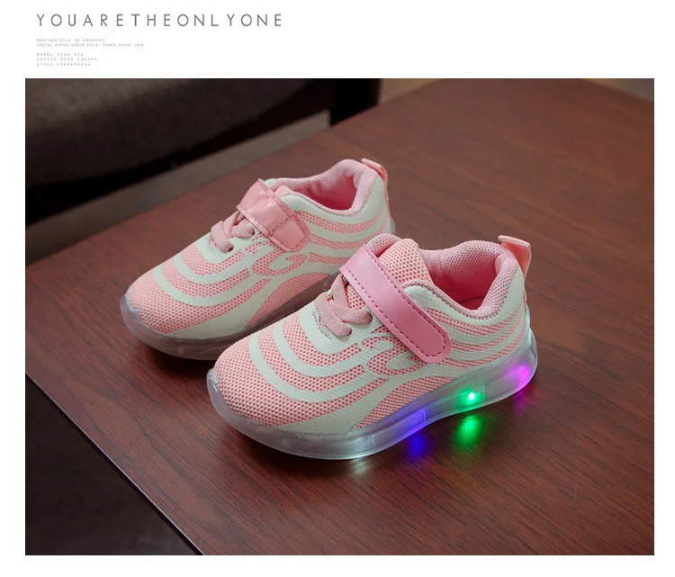 New Glowing Sneakers Air Mesh Breathable Children LED Lights Shoes Luminous Sneakers for Boys and Girls Fluorescent Shoes
