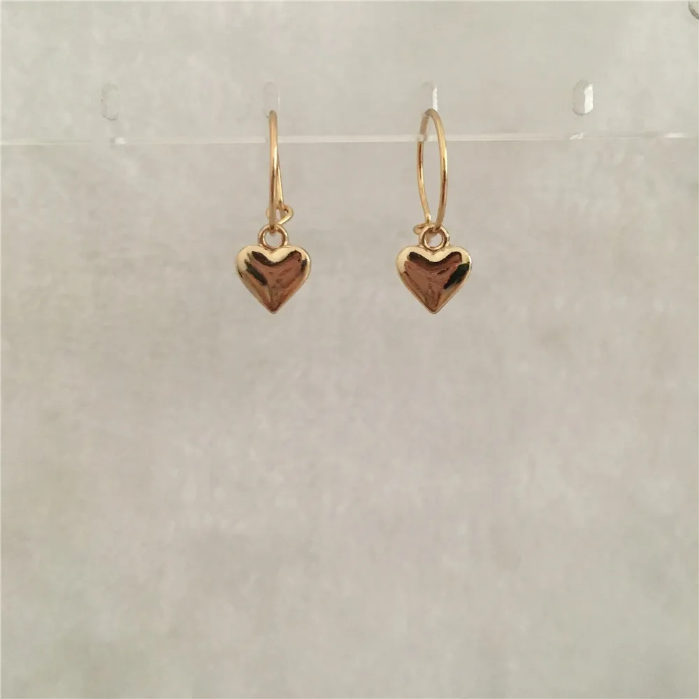 LOVELY GOLD COLOR HEART CHARM SMALL HOOP EARRING FOR WOMAN GIRLin Hoop