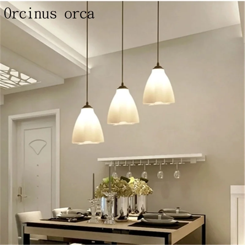 مطعم الثريا الحديثة الحد الأدنى ثلاثة الإبداعية طاولة طعام مصباح الأزياء شخصية الطعام غرفة LED غرفة المعيشة مصابيح