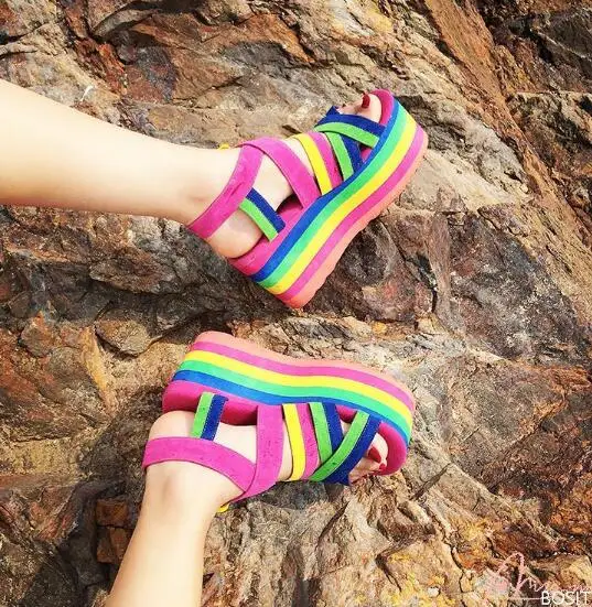 

Summer Newest Rainbow Striped Flat Platform Sandal Sexy Open toe Buckle Strap Woman Sandal Cutouts Sandal Beach Sandals
