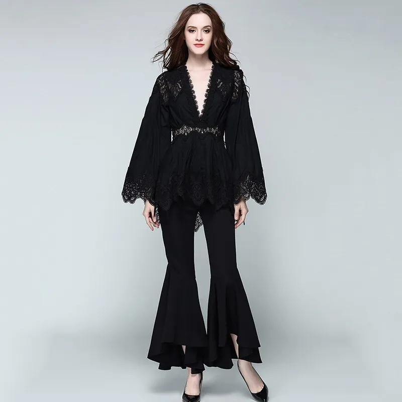 Кружевная блузка TWOTWINSTYLE длинная с треугольным вырезом и рукавами фонариками