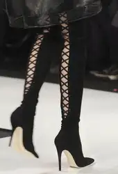 Большие размеры 43, черные замшевые ботфорты выше колена, женские высокие сапоги с острым носком и шнуровкой сзади, обувь в гладиаторском