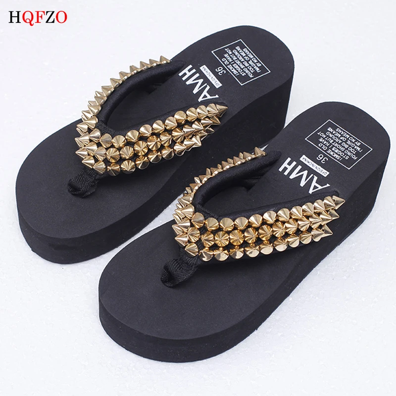 

New Antiskid Beach Slippers Rivet Golden Terlik Summer Platform Woman Holiday High Heel Beach Flip Flops Sandals Zapatos Mujer