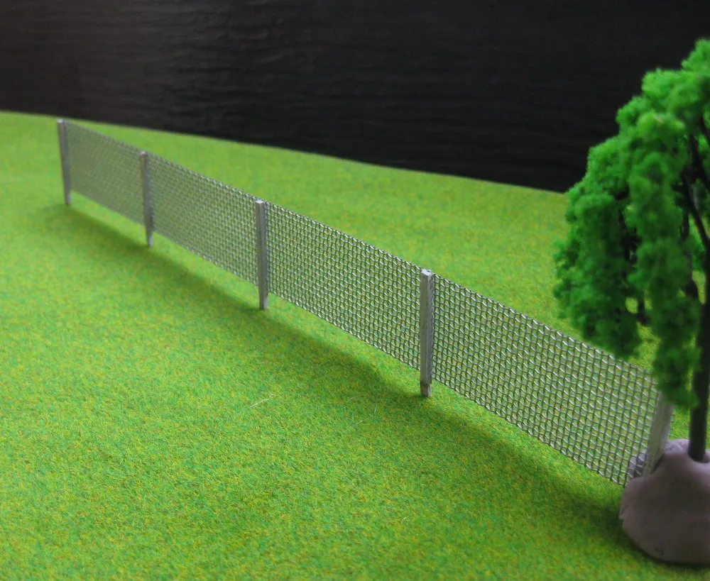 LG8704 1 Meter Model wire mesh fencing chain link 187 HO Scale newin