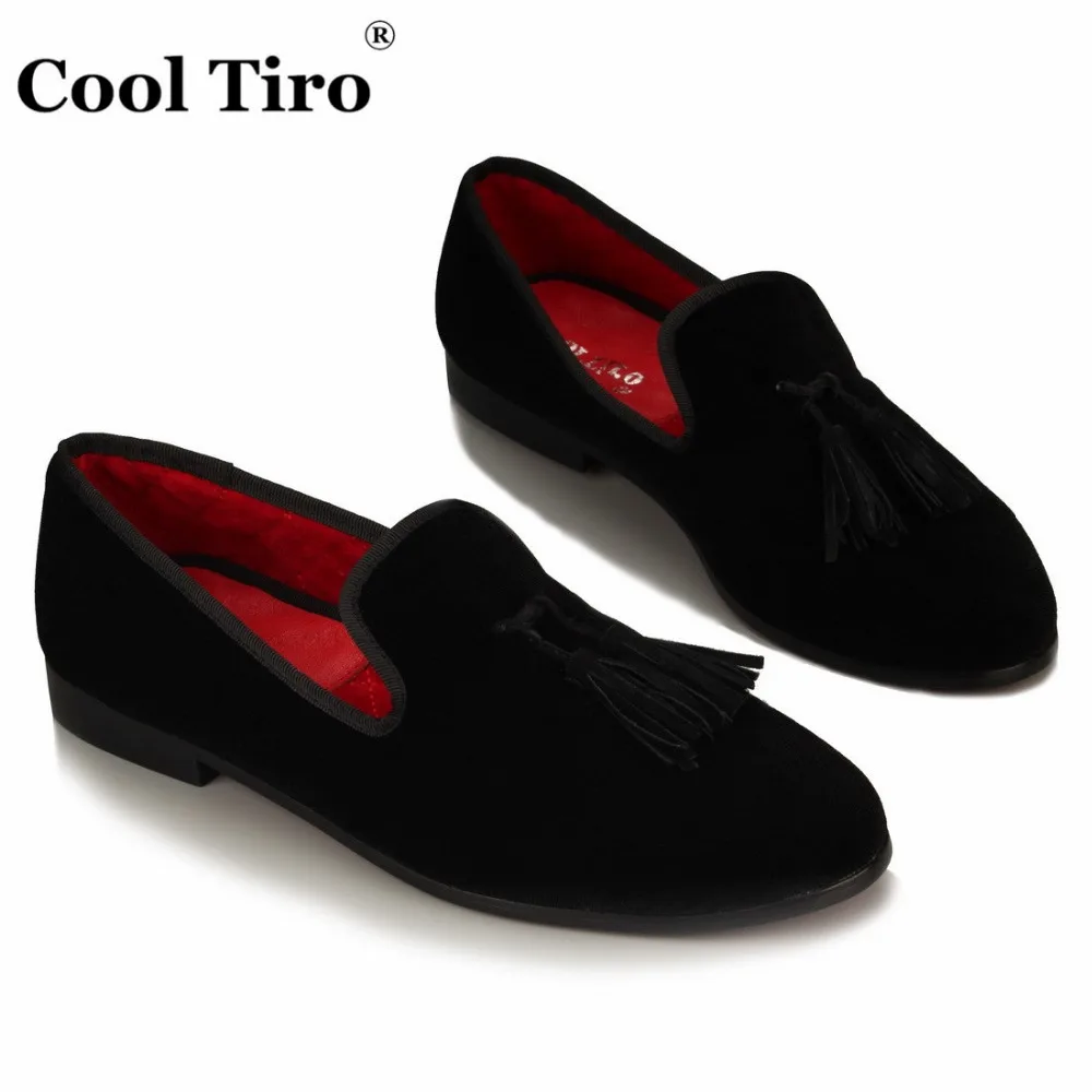 COOL TIRO/Новинка года; Стильные черные мужские бархатные лоферы с бахромой; классические модные вечерние Мужские модельные лоферы с красной подошвой
