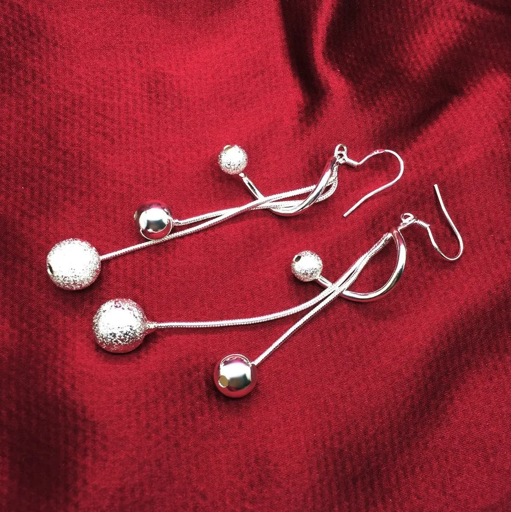 3245738729_735333281