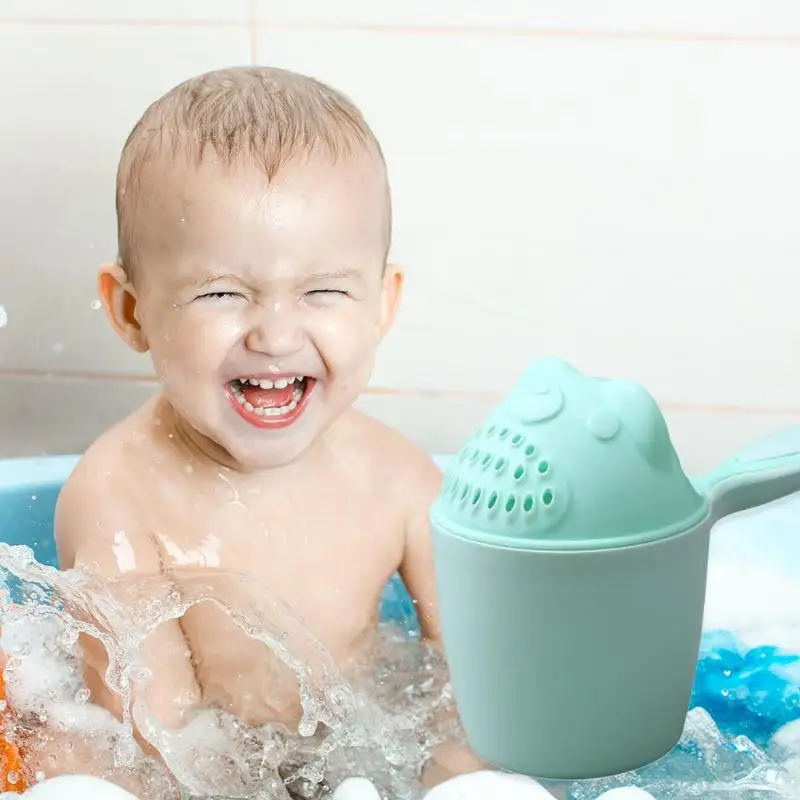 Baby Cartoon Bear Bathing Cup Newborn Kid Shower Shampoo Cup Bailer Baby Shower Water Spoon Bath Wash Cup for 2 Color
