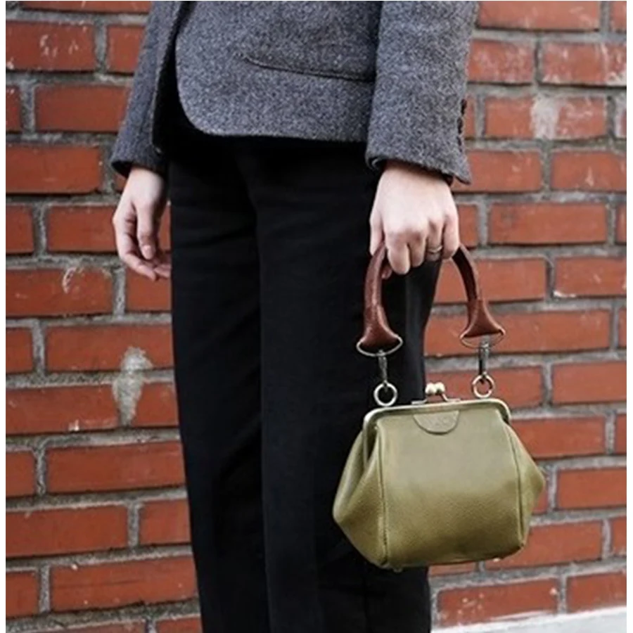 

Vintage Clip Bag Wide Shoulder Strap Designer Crossbody Bags For Women Luxury Shoulder Messenger Bag Clutch Purse Evening Bag