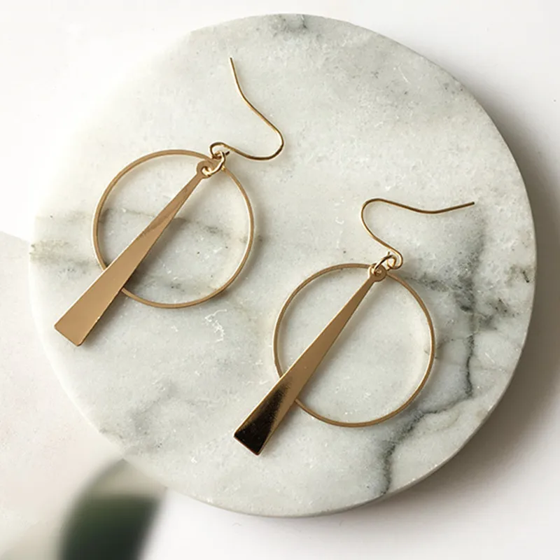 

2019 Hot sale Exquisite Fashion Jewelry Gold color Silver color Hollow Metal Round Earrings Wholesale Cheap