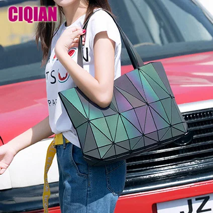 

2019 new fashion luminous bags geometry handbag women bags designer Plain Folding Diamond Bag female shoulder tote Free Shipping