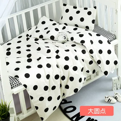 With Filling Black Dot Cot bedding set for newborn babies Infant Room Kids Baby Bedroom Set de berco de bebe,Duvet /Sheet/Pillow
With Filling Black Dot Cot bedding set for newborn babies Infant Room Kids Baby Bedroom Set de berco de bebe,Duvet /Sheet/Pillow